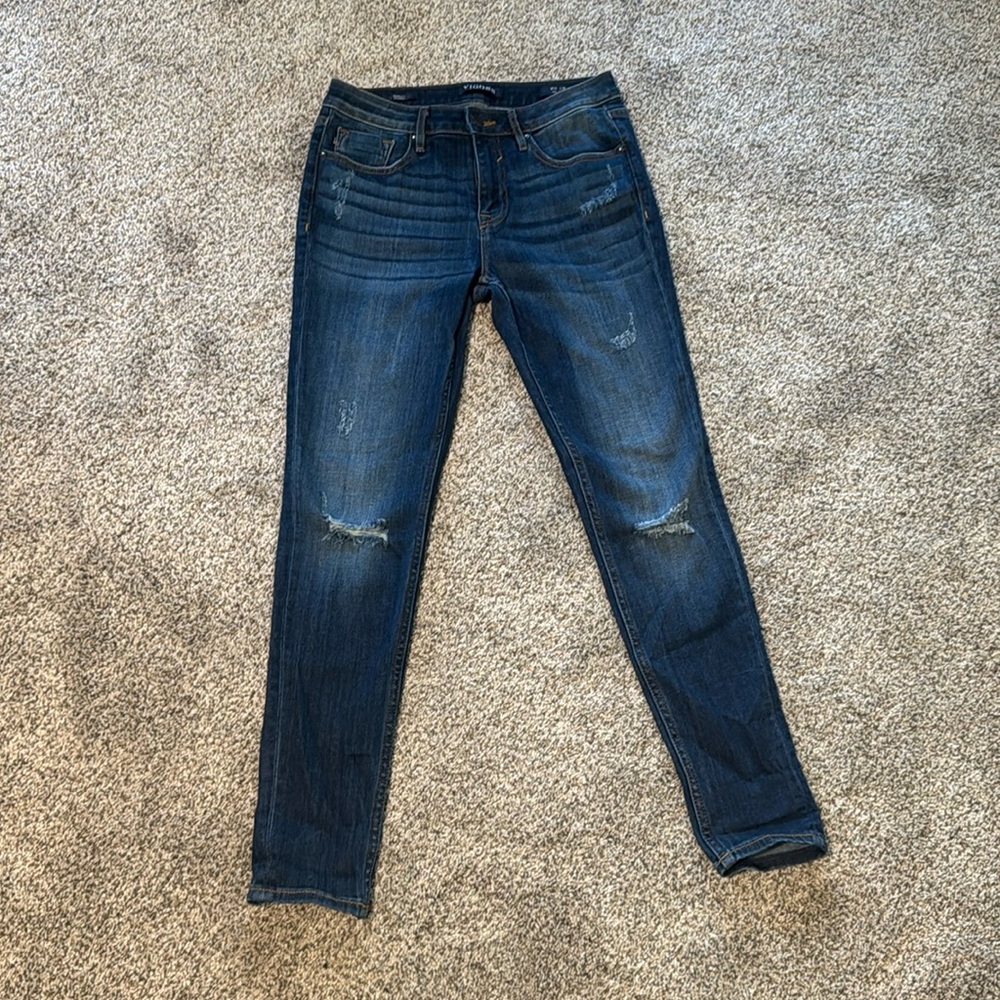VIGOSS Marley Skinny Jeans Size 28. Length is 29. Mid rise.